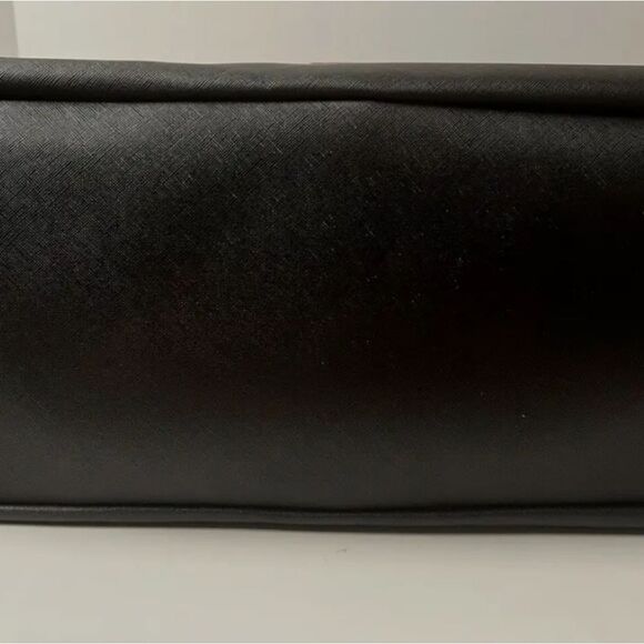 Kendall & Kylie Floral Weekender w/Detachable Wristlet - Picture 6 of 13